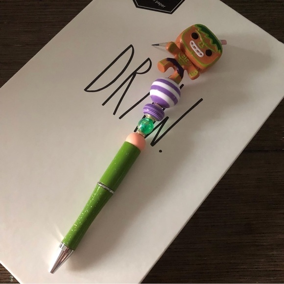 Marvel Gingerbread man handmade beaded pen: Hulk - Picture 2 of 3